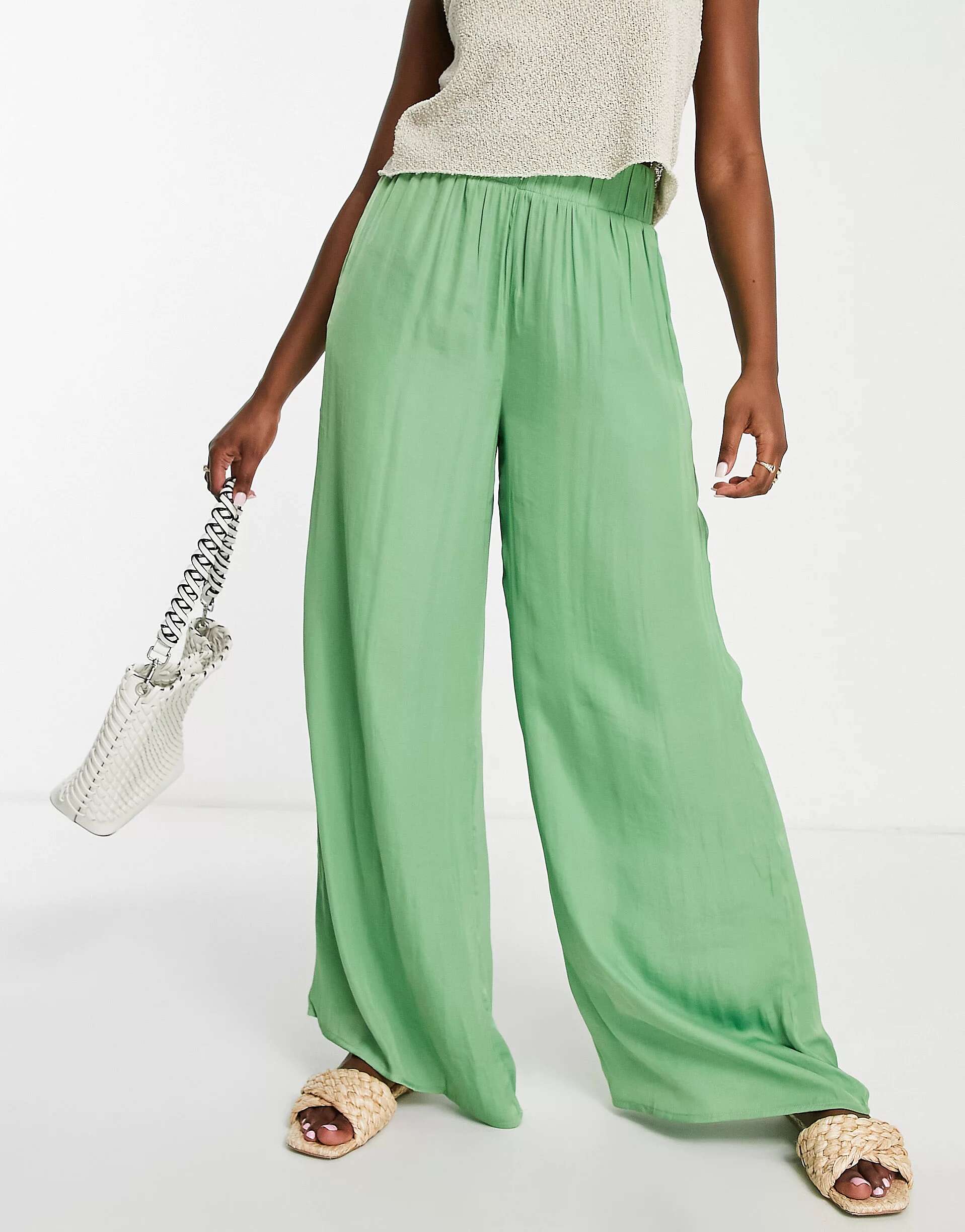 Зеленые атласные широкие брюки Vila широкие брюки vila фиолетовый