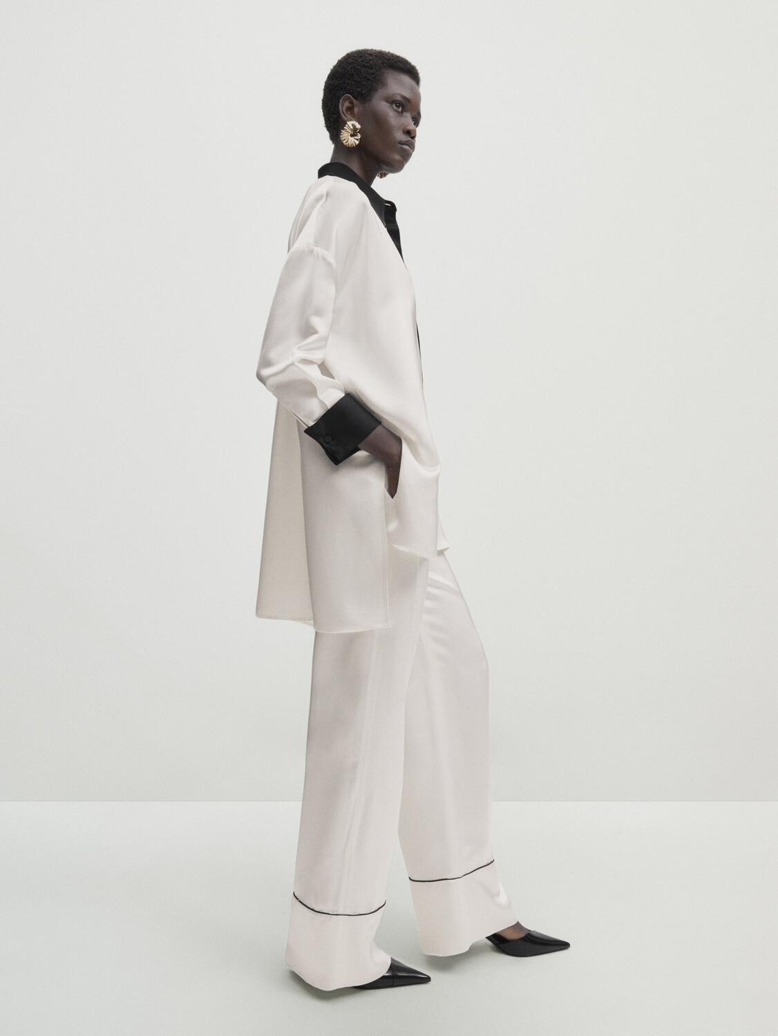 

Контрастные атласные брюки Massimo Dutti, кремовый, Бежевый