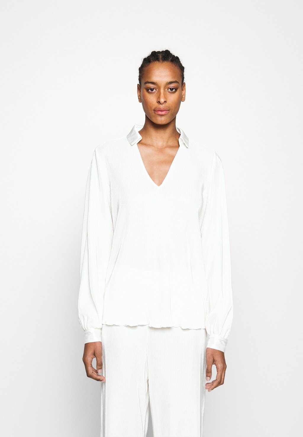 

Блузка на пуговицах Vero Moda
