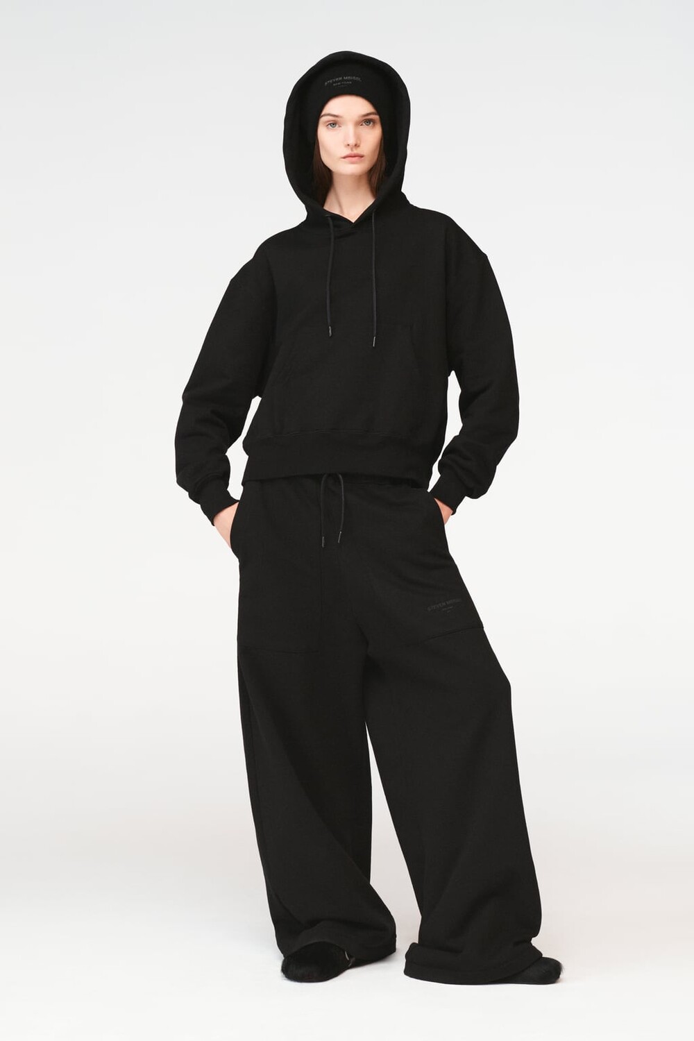 

Стивен Мейзел Толстовка ZARA, черный