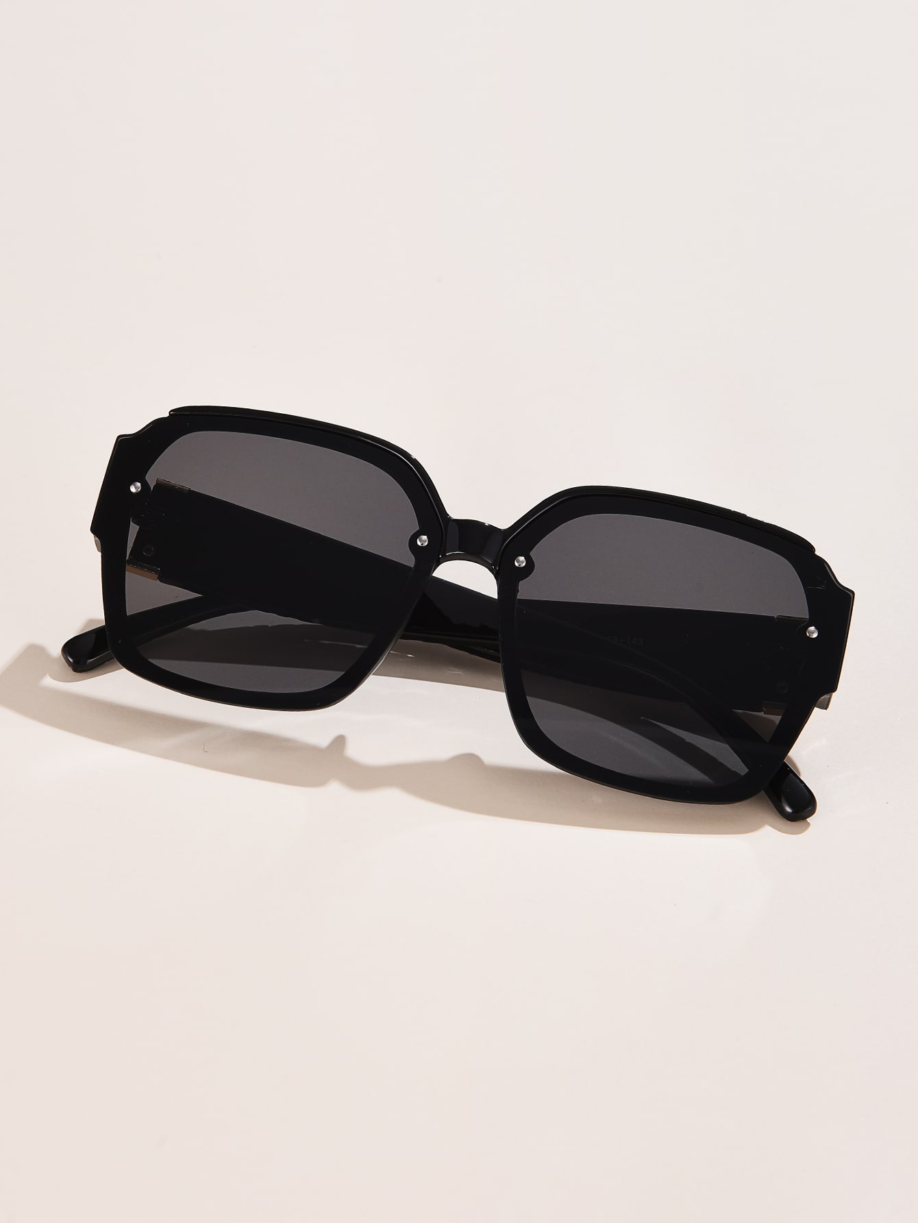 1 шт. Женские модные квадратные солнцезащитные очки с футляром для очков