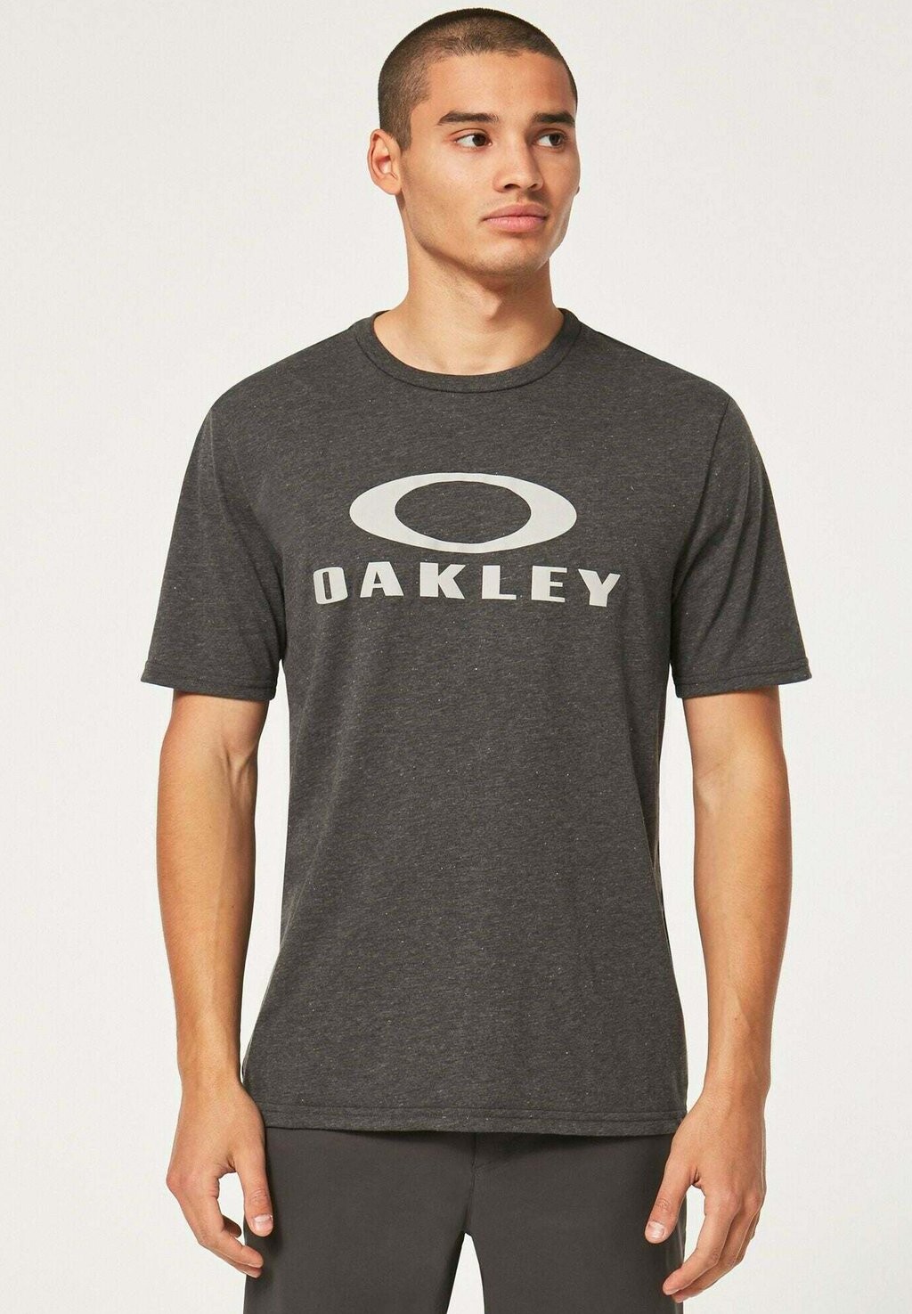 

Футболка с принтом Oakley, серый