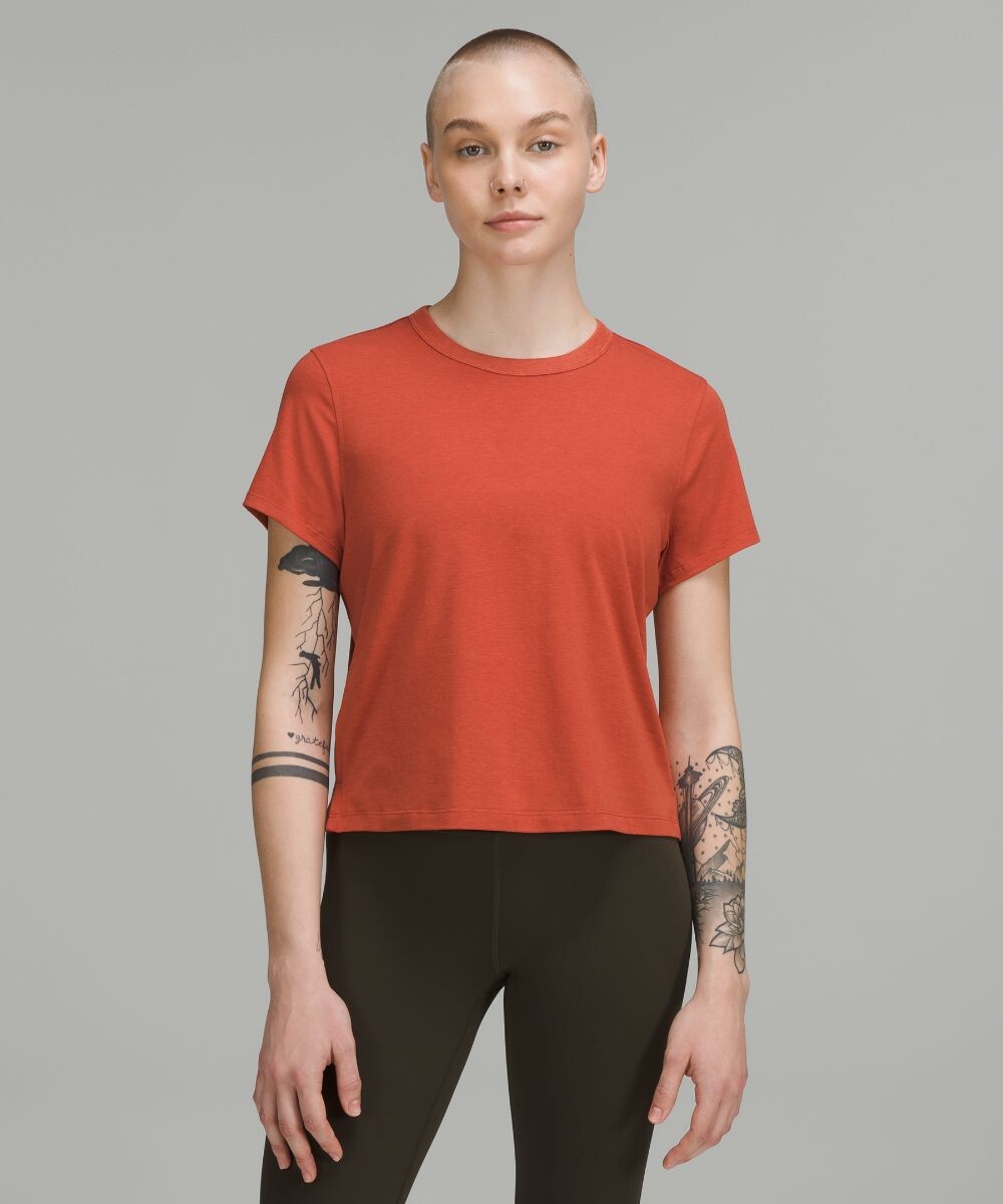 

Футболка классического кроя из смесового хлопка Lululemon, красный