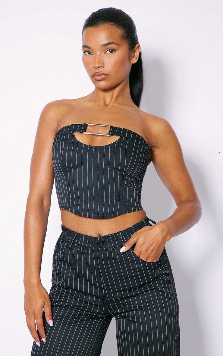 

PrettyLittleThing Черный тканый корсет с пряжкой в ​​тонкую полоску