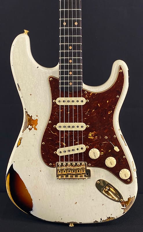 Электрогитара Fender Custom Shop LTD Edition '62 Heavy Relic Strat in Aged Olympic White over 3-Color SB