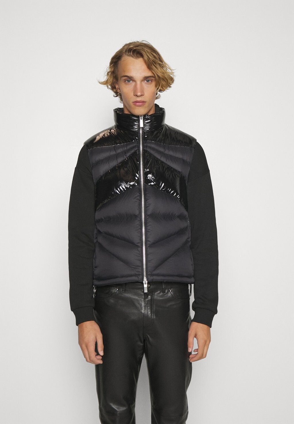 

Жилет Armani Exchange