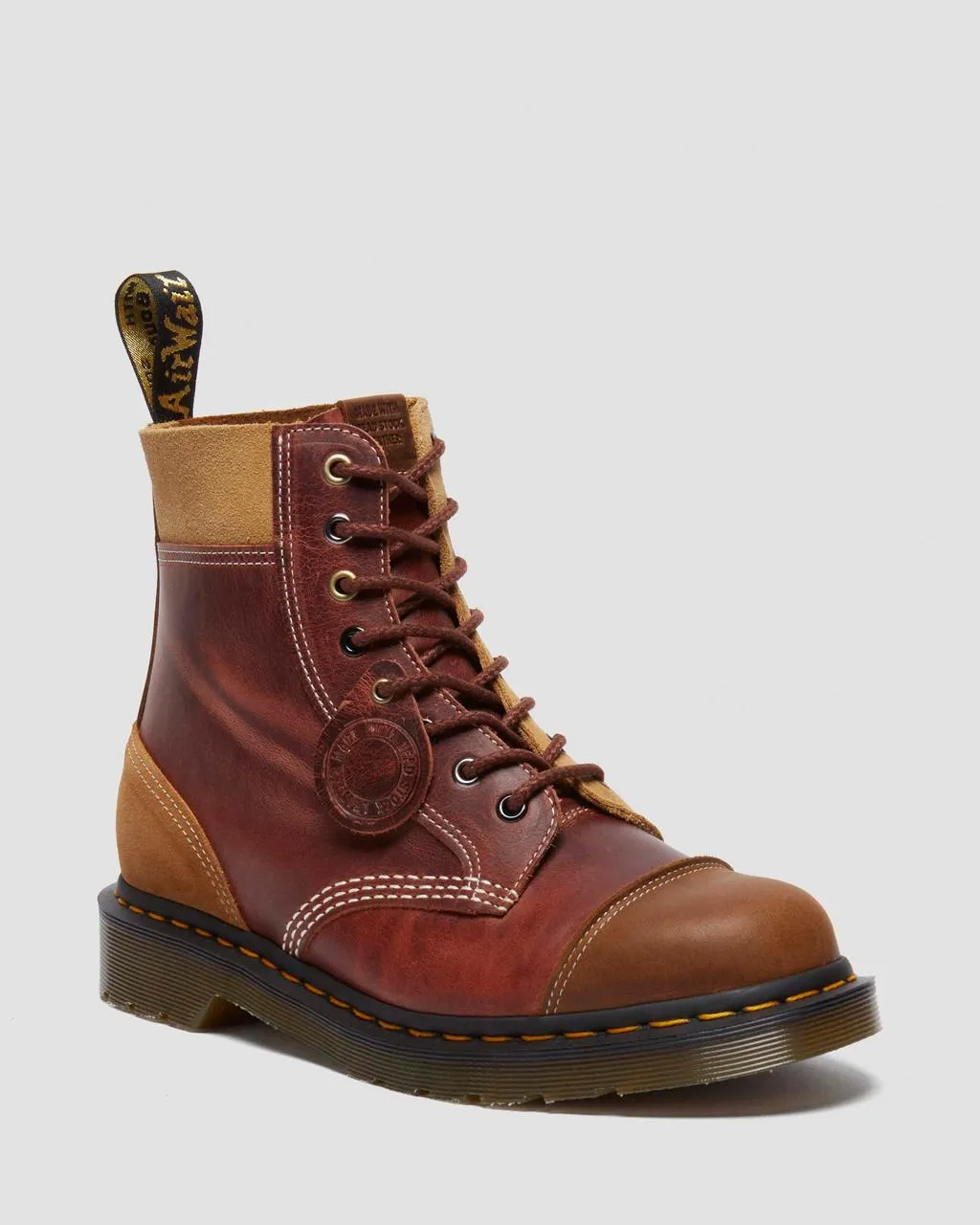 

Кожаные ботинки на шнуровке Dr. Martens 1460 Made in England Deadstock, мультиколор