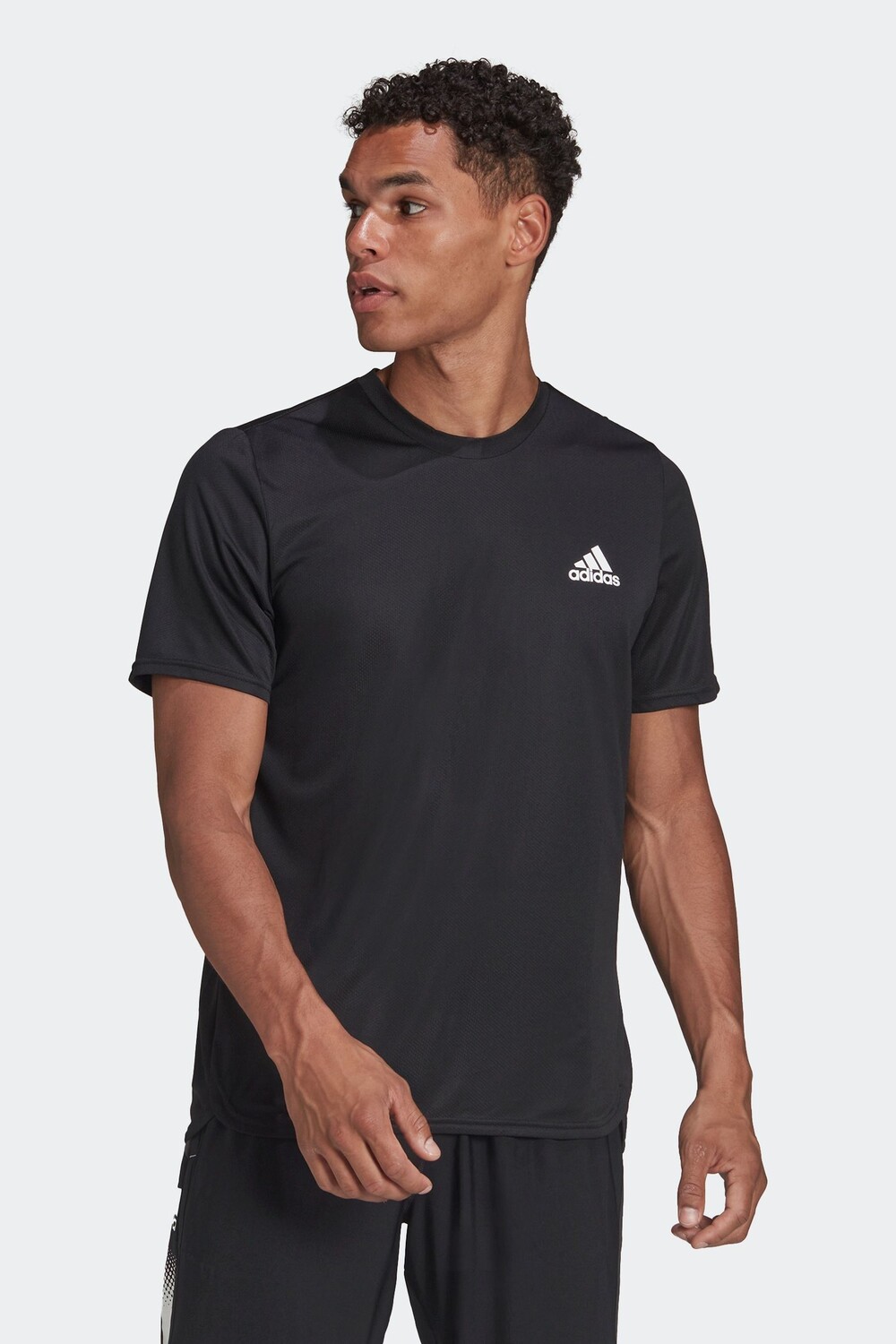 

Производительность AEROREADY созданная для движения adidas, черный