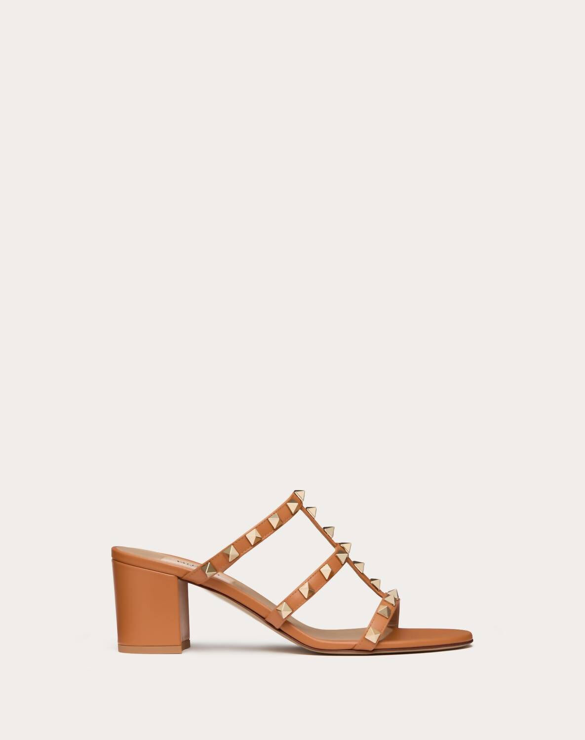 

Женские кожаные шлепанцы Rockstud миндального цвета Valentino Garavani