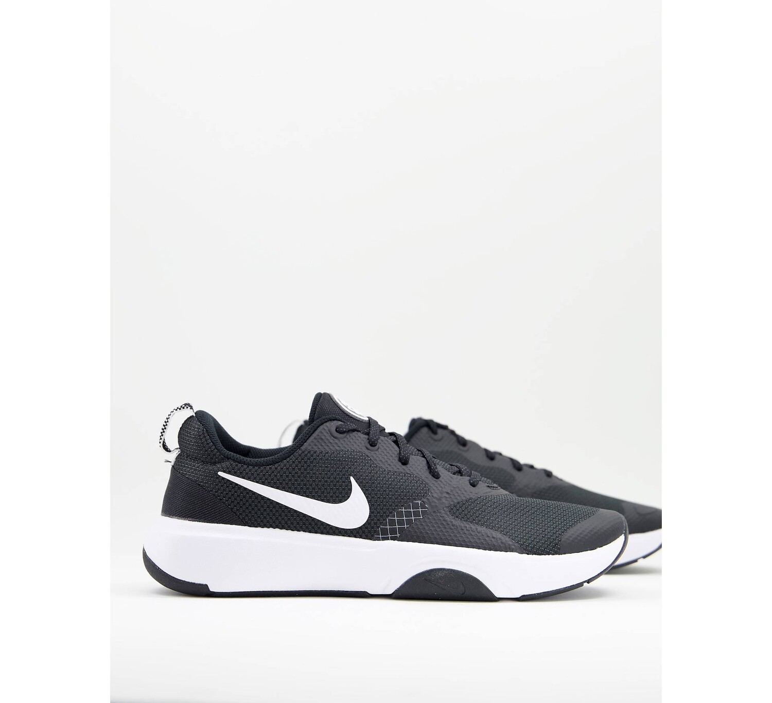 

Черно-серые кроссовки Nike Training City Rep