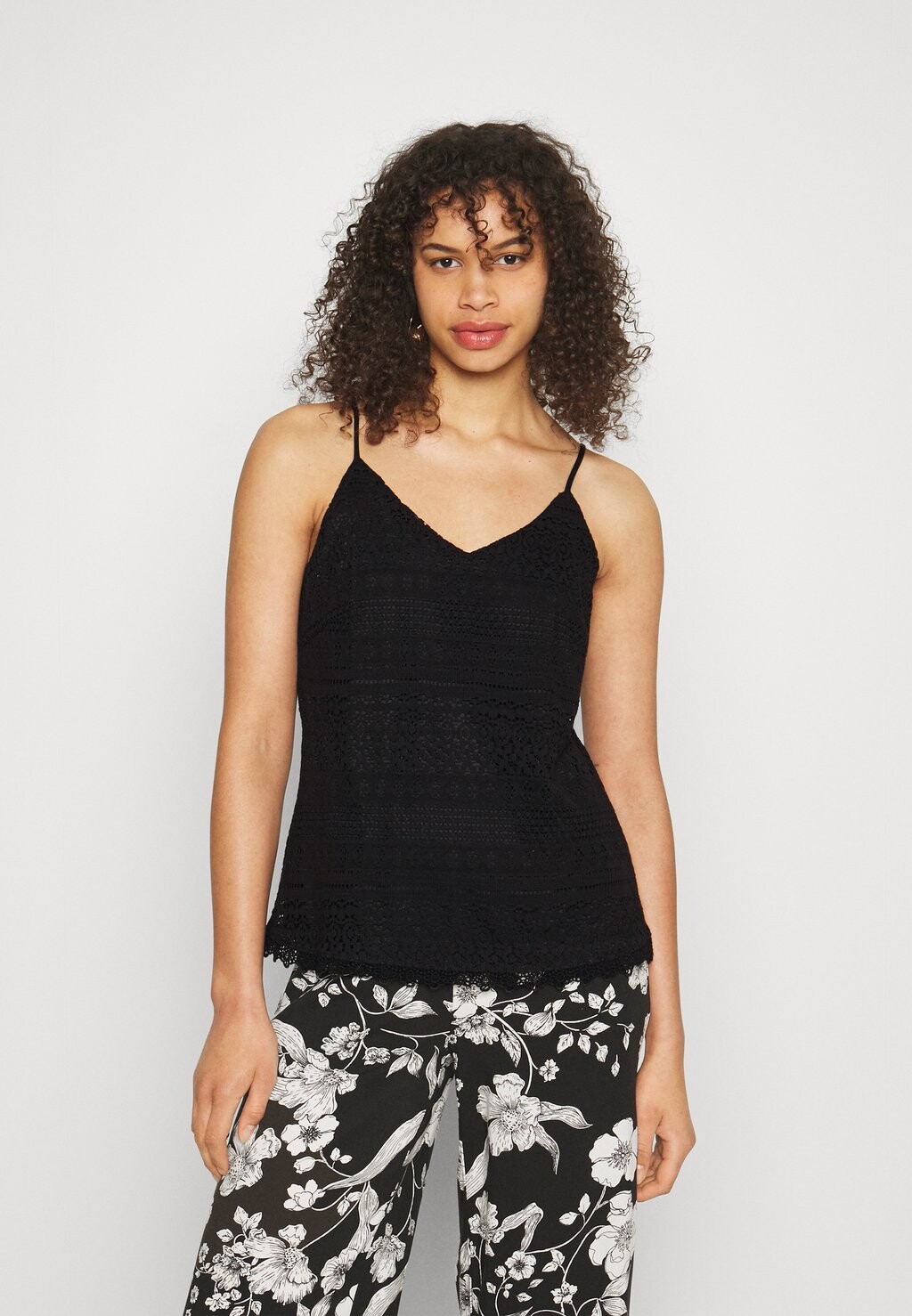 

Топ Vero Moda, черный