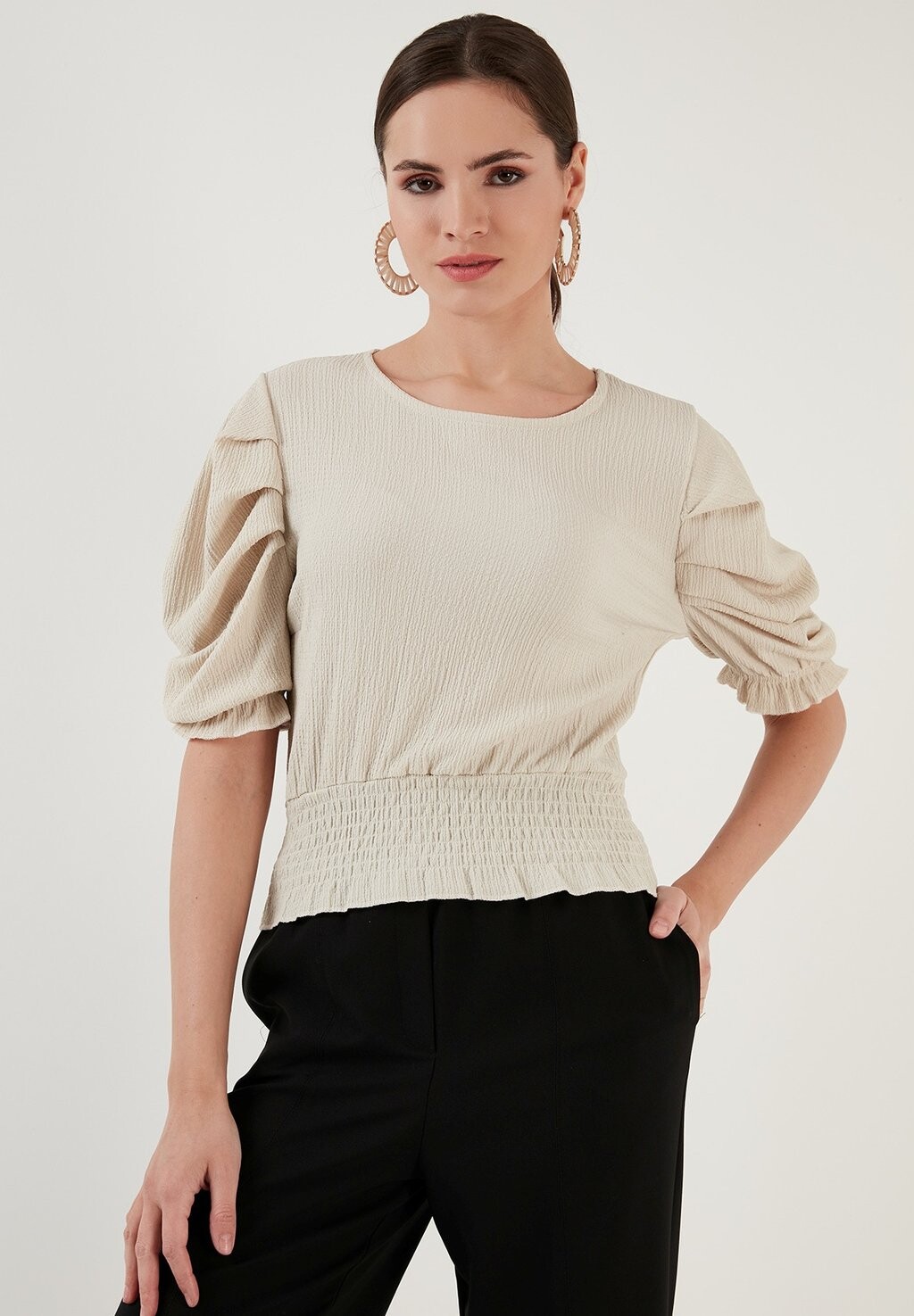 

Блузка LELA