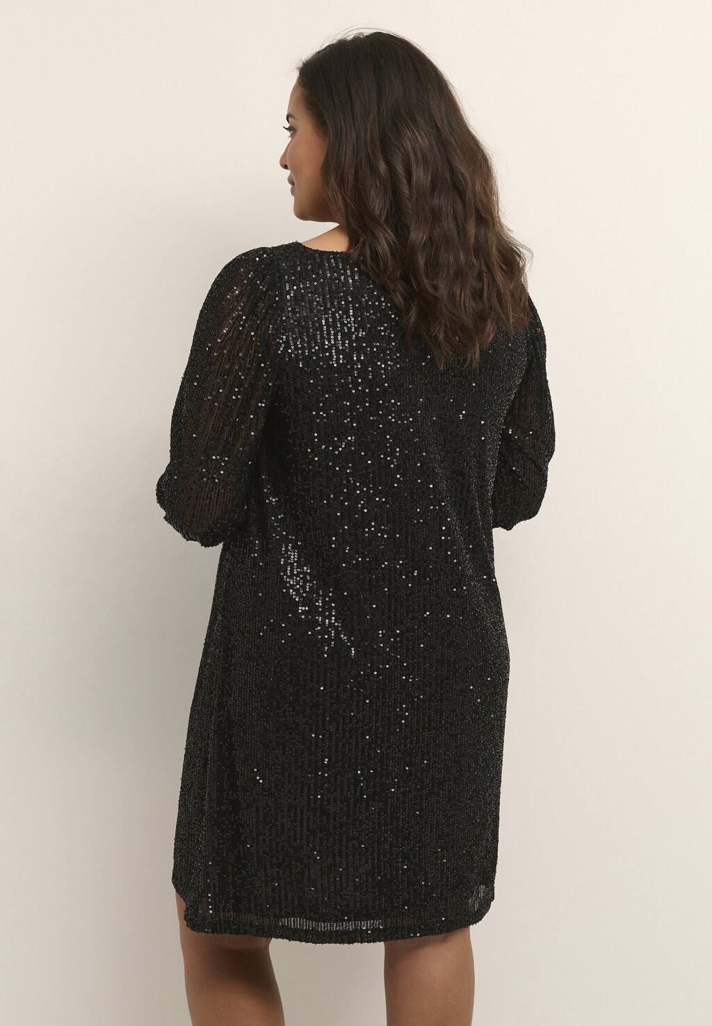 

Коктейльное платье / Вечернее платье SALLY GLITTER Kaffe Curve, цвет Mottled Black