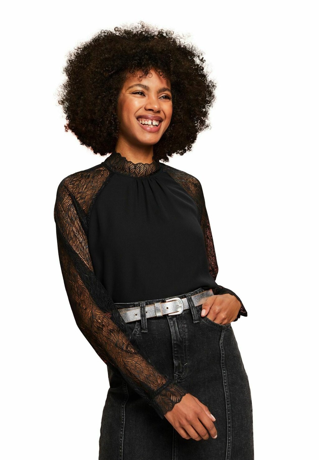 

Блузка Esprit, цвет black