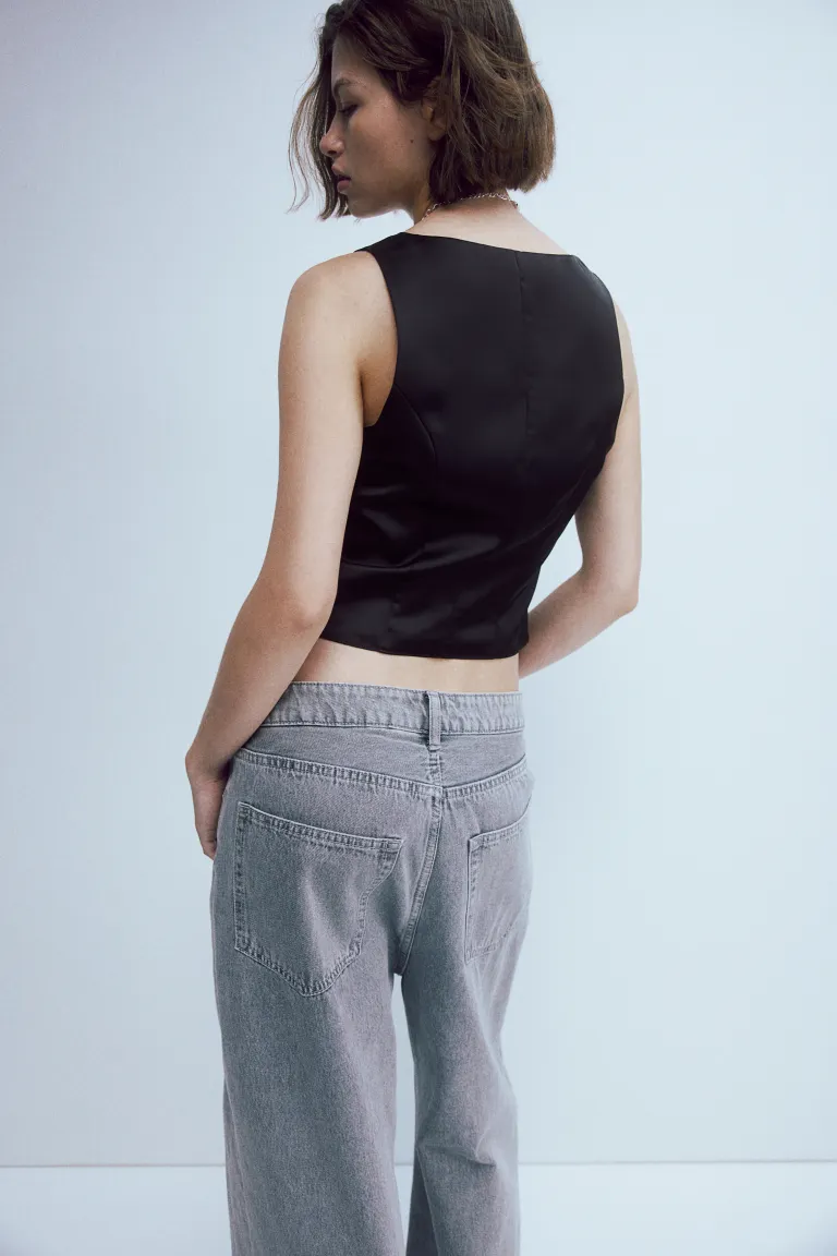 

Официальный жилет H&M, черный