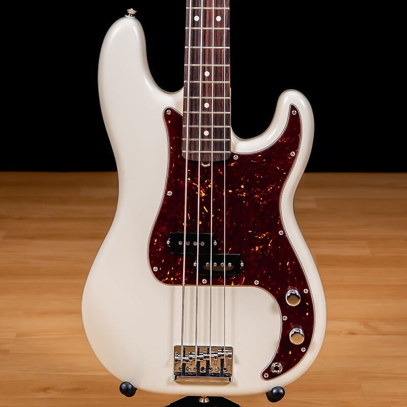 

Басс гитара Fender American Pro II Precision Bass - Rosewood, Olympic White SN US23044163