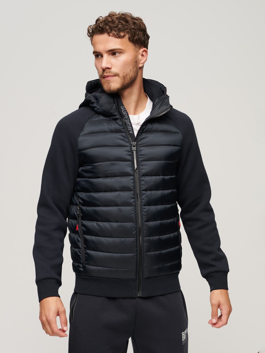 

Гибридная дутая куртка Storm с капюшоном Superdry, затмение темно-синий
