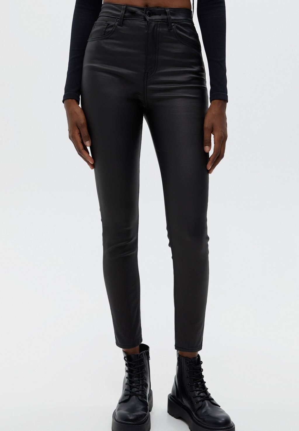 

Брюки PULL&BEAR, черный