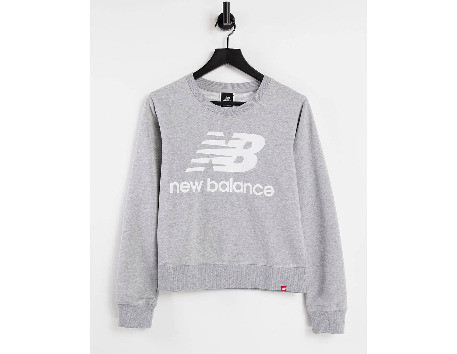 

Серая толстовка с крупным логотипом New Balance