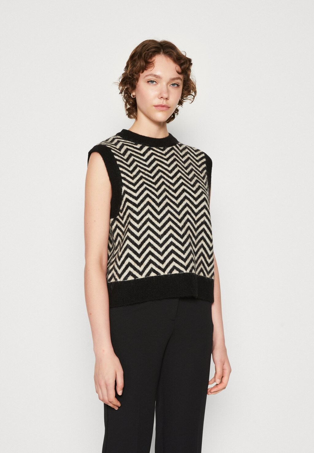 

Свитшот Object ЖИЛЕТ OBJLUCIA, цвет black/sandshell