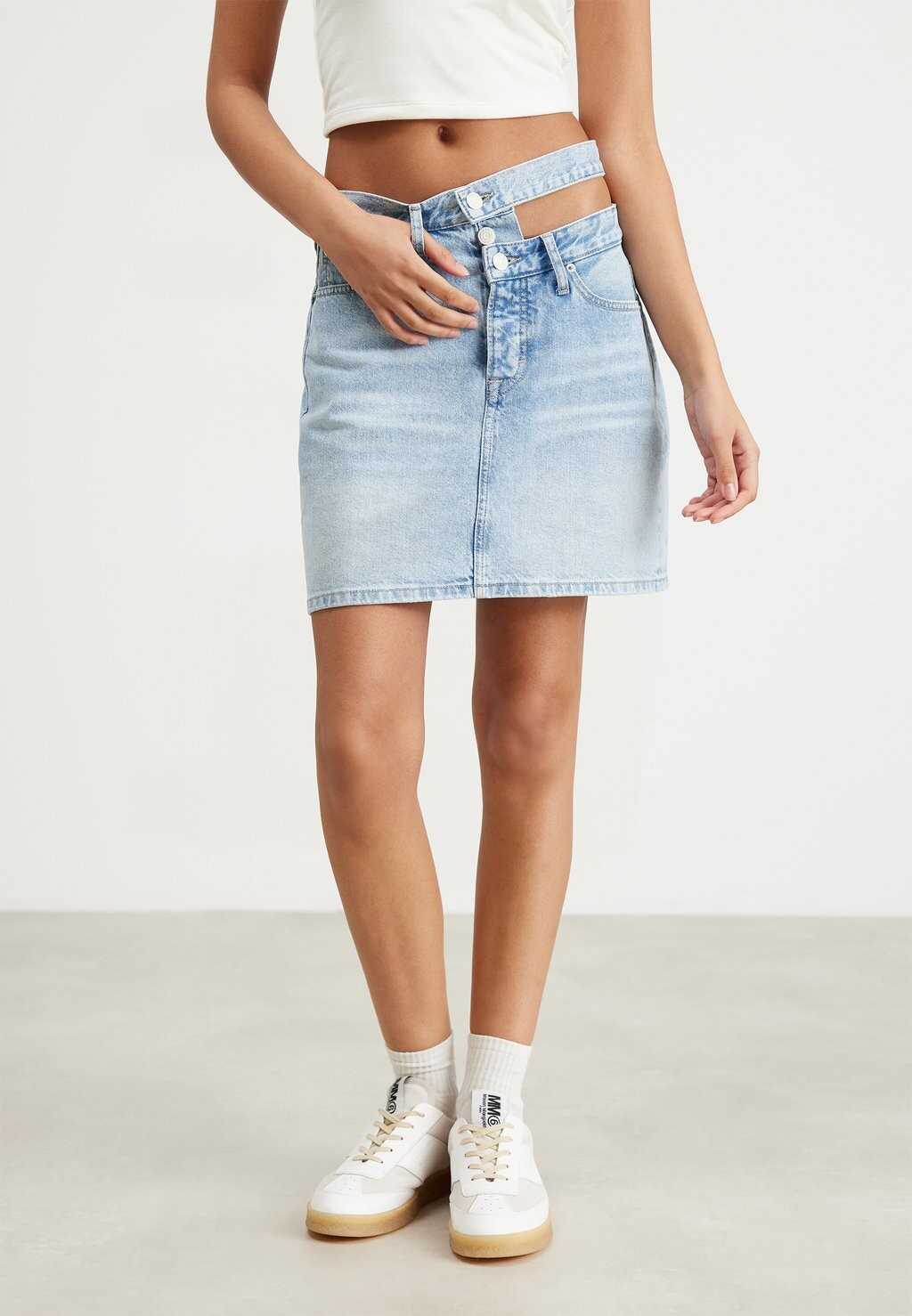 

Топ Vaquera Tommy Jeans MOM CUT OUT, цвет denim light