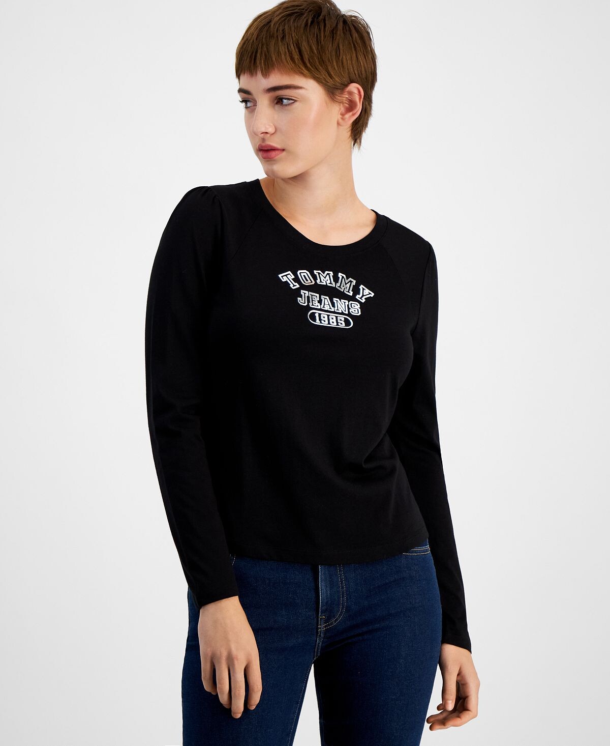 

Женская футболка с объемными рукавами и металлизированным логотипом Tommy Jeans, черный