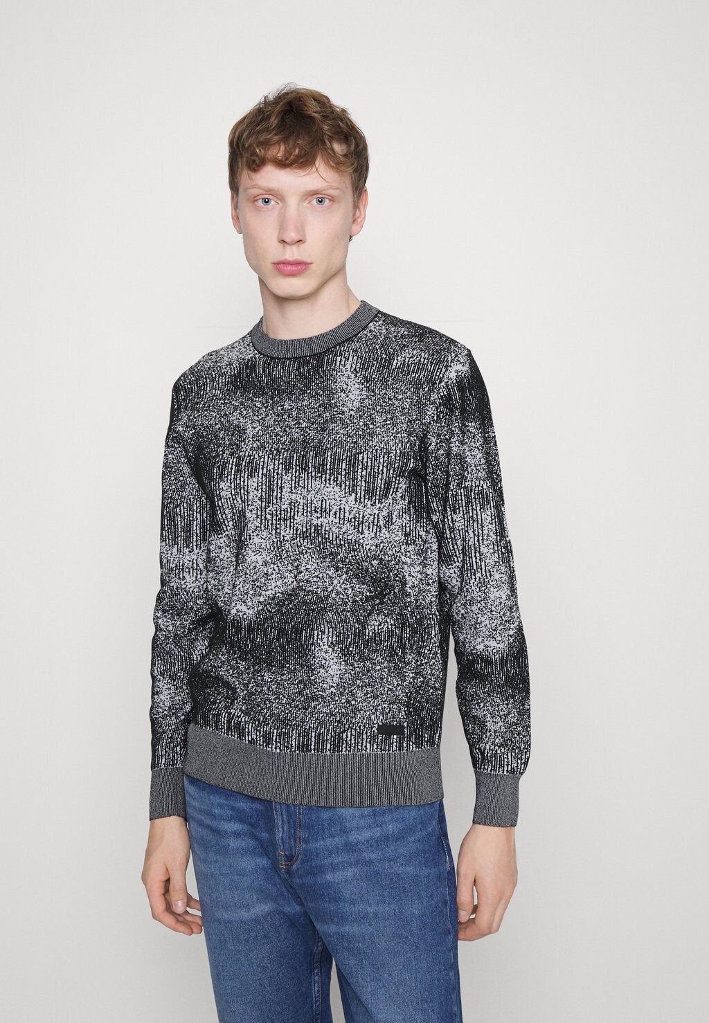 

Свитер Calvin Klein