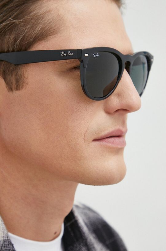

Солнцезащитные очки IRIS Ray-Ban, черный