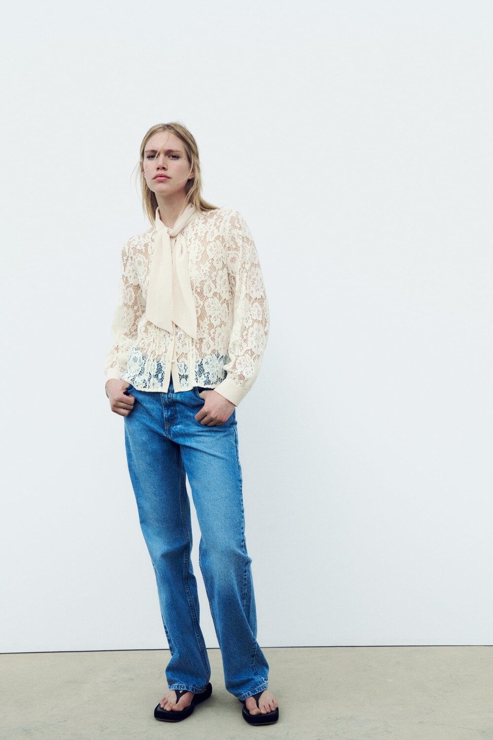 

Кружевная рубашка с завязкой ZARA, экру