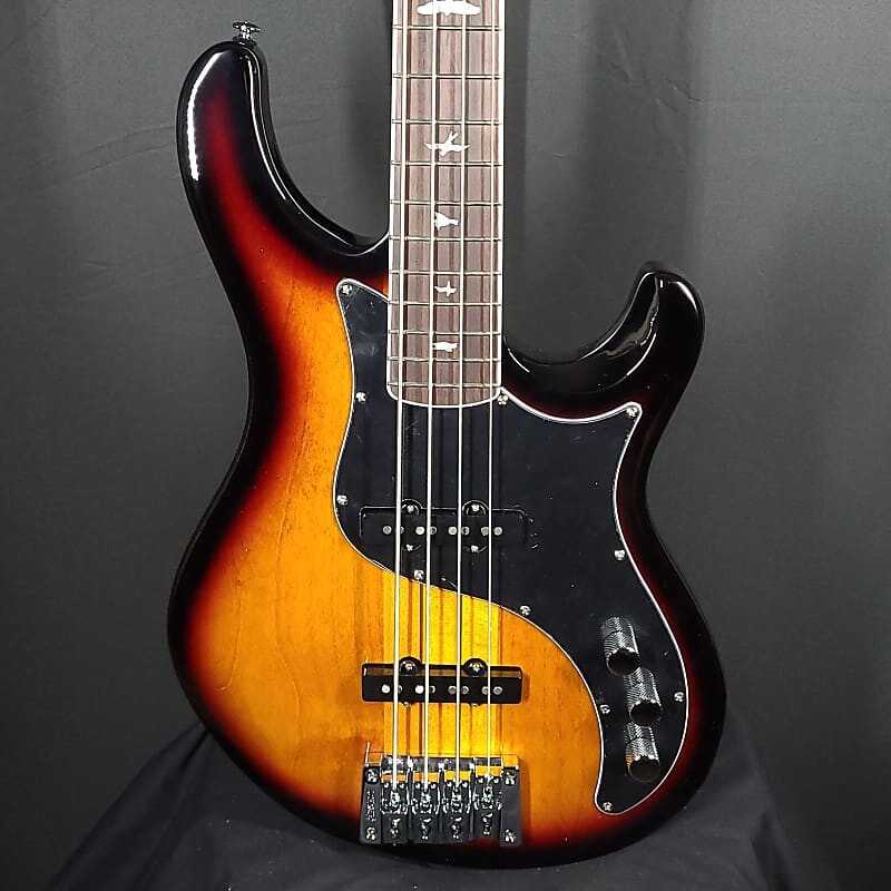 

PRS SE Kestrel Bass Tri-Color Sunburst #013