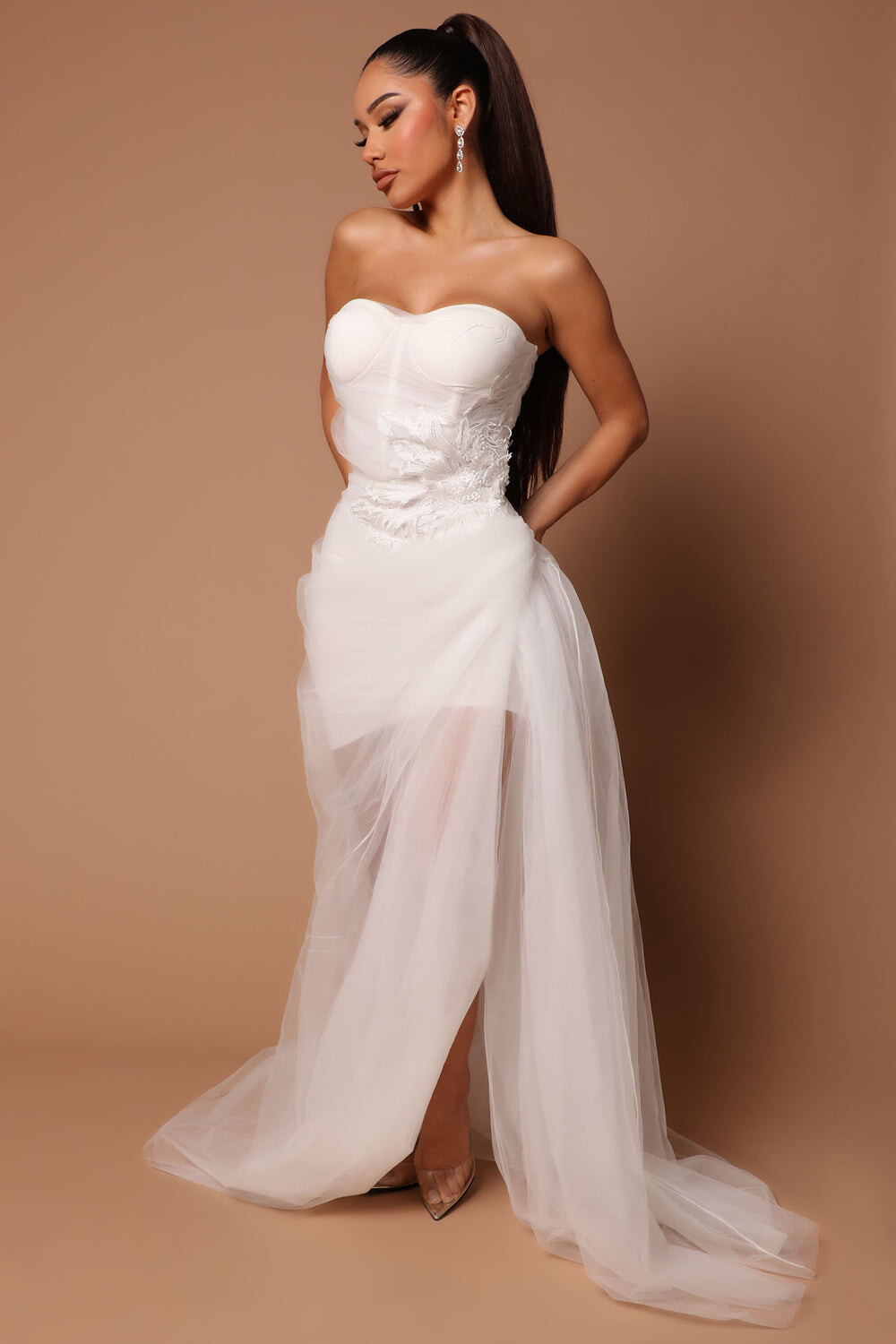 

Платье Fashion Nova 57399, белый
