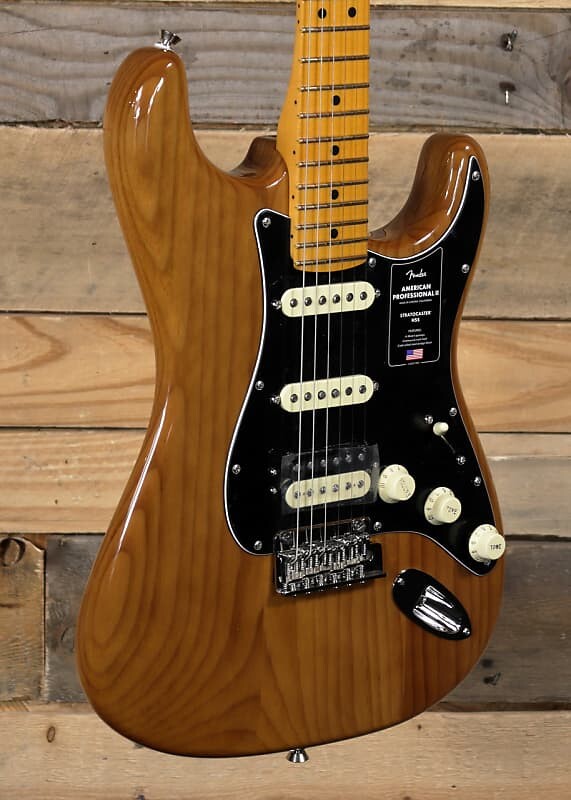 

Fender American Professional II HSS Stratocaster Natural с футляром
