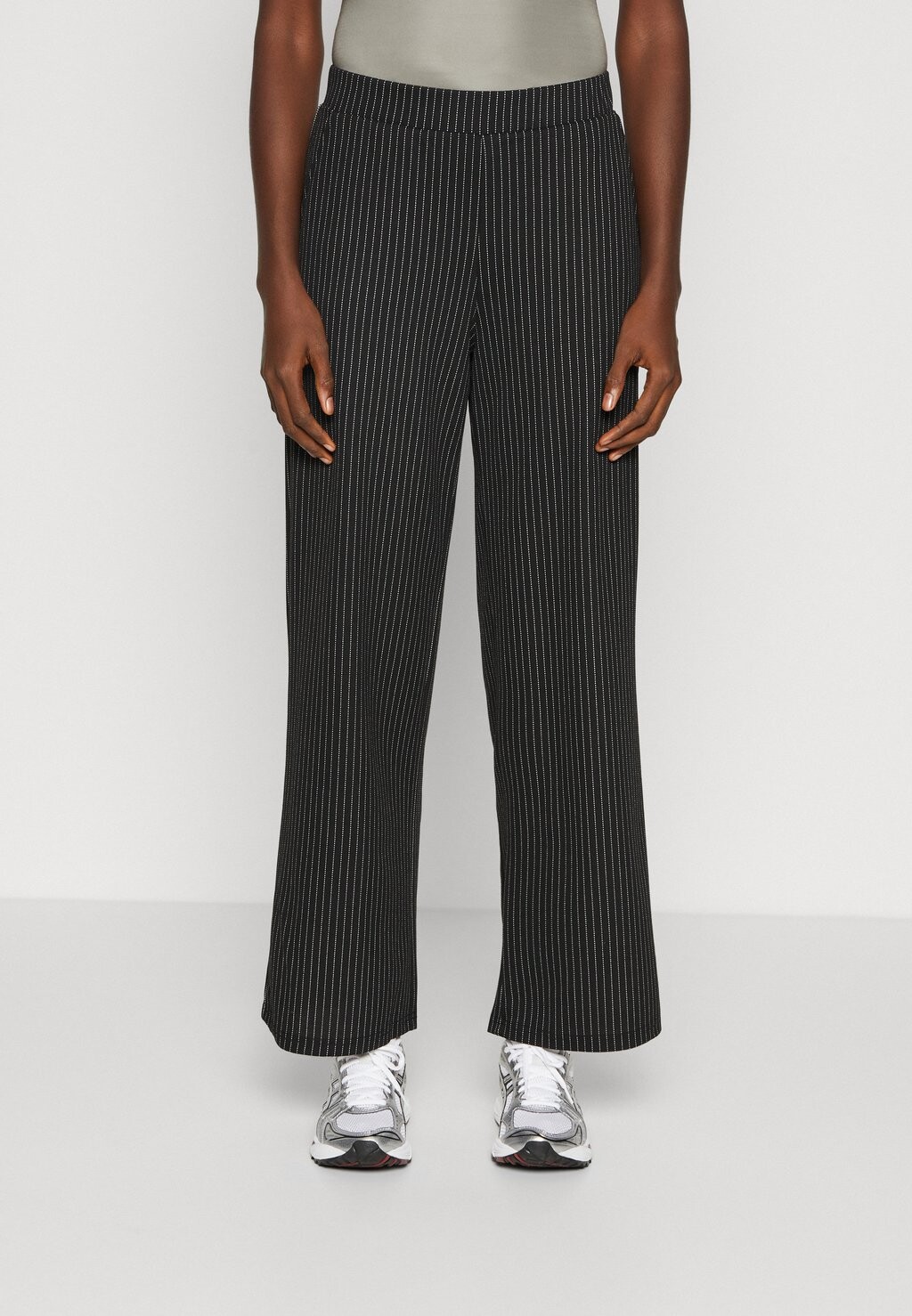 

Брюки VMMONI PANTS Vero Moda, цвет black/snow white
