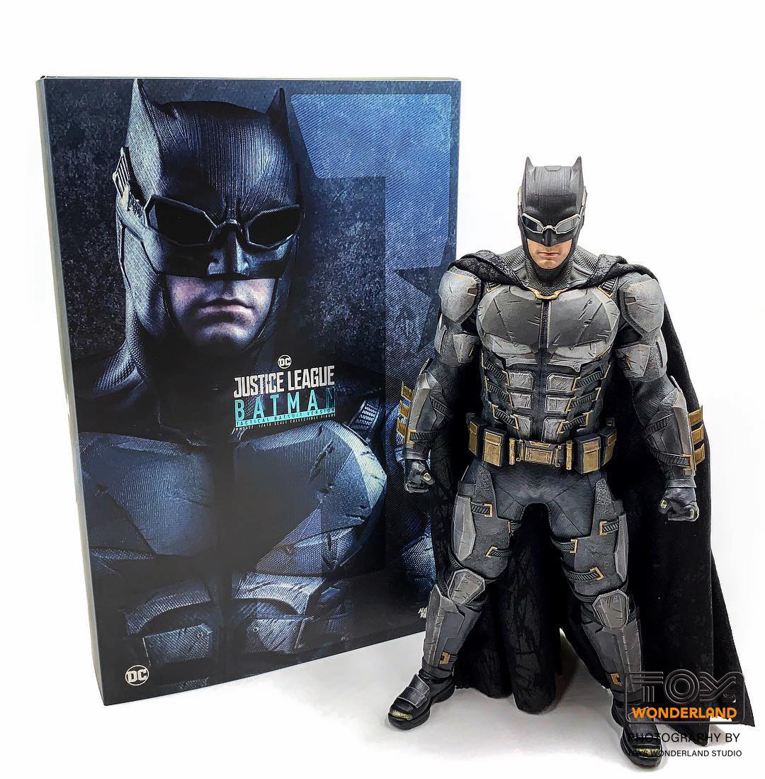 

Коллекционная фигурка Hot Toys Justice League, Batman (Tactical Batsuit Version) MMS432 (Regular Edition), 33 см