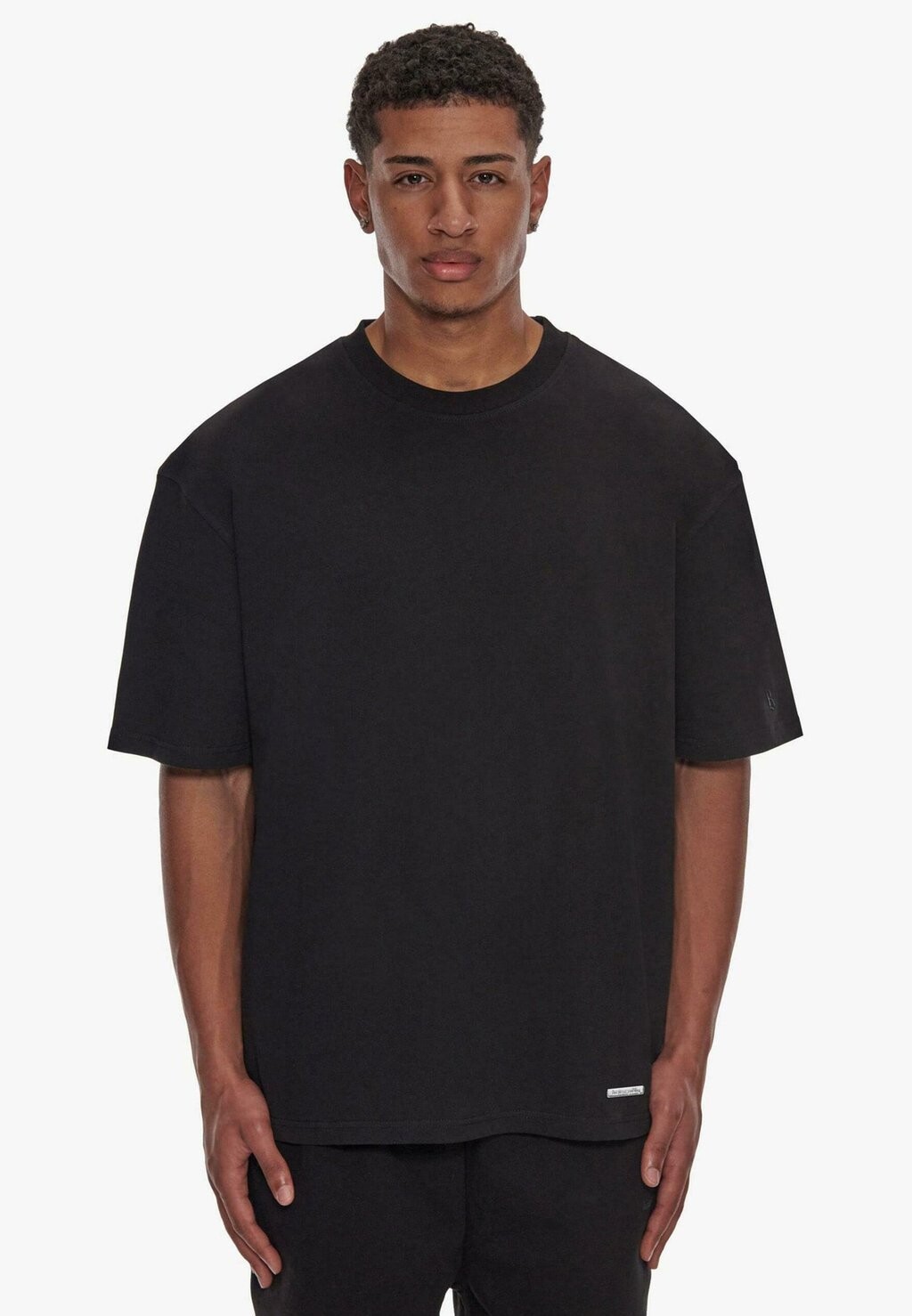 

Базовая футболка SUPER HEAVY BLANK Dropsize, цвет black