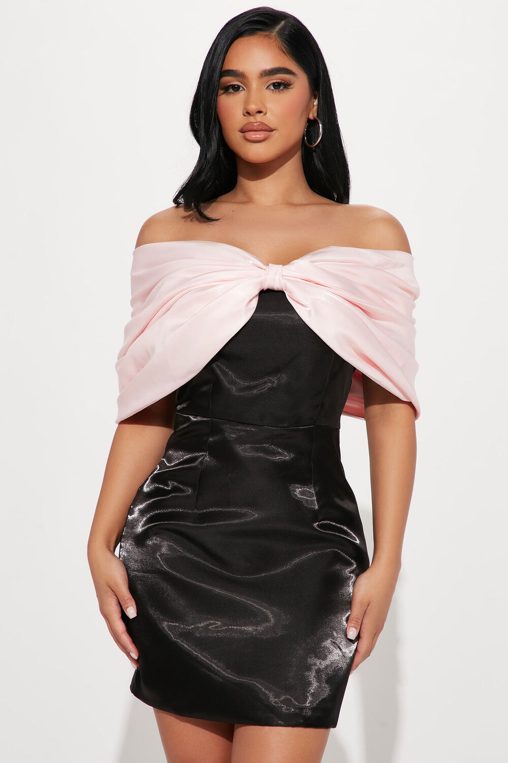 

Мини платье Fashion Nova 22GWF0721, черный