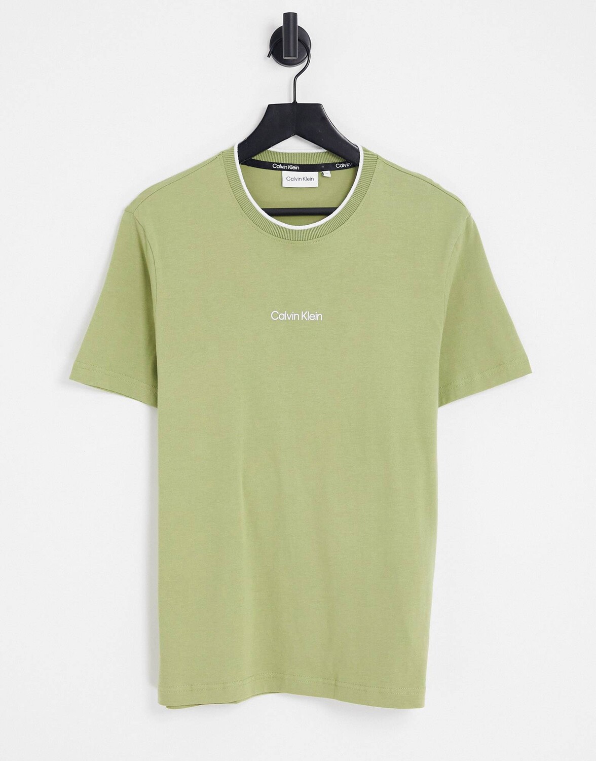 

Зеленая футболка с логотипом Calvin Klein