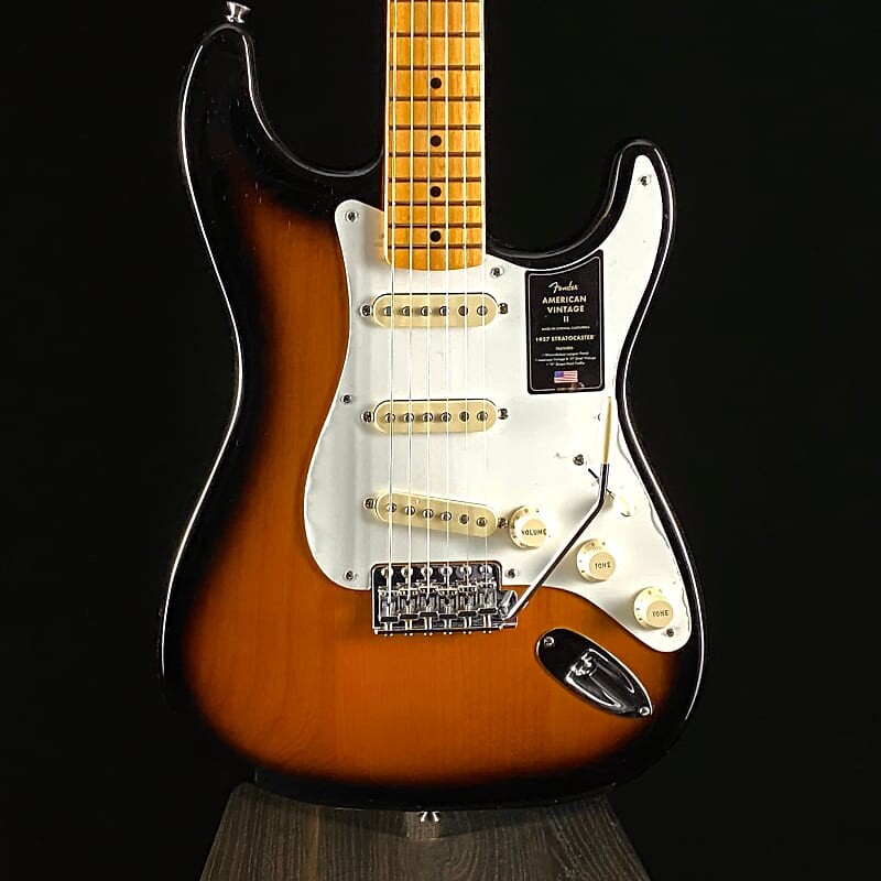 

Fender American Vintage II 1957 Stratocaster (8665) Fender American II Stratocaster (8665)