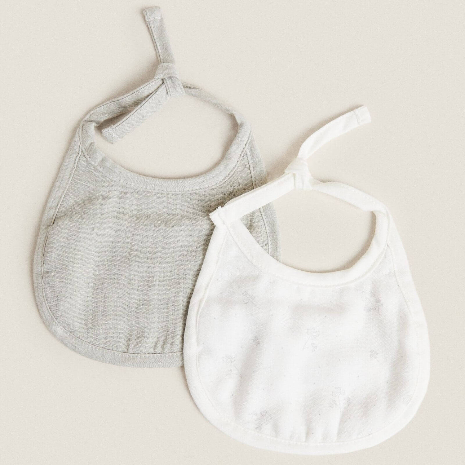 

Комплект нагрудников Zara Home Muslin Clover, 2 предмета, серый/белый