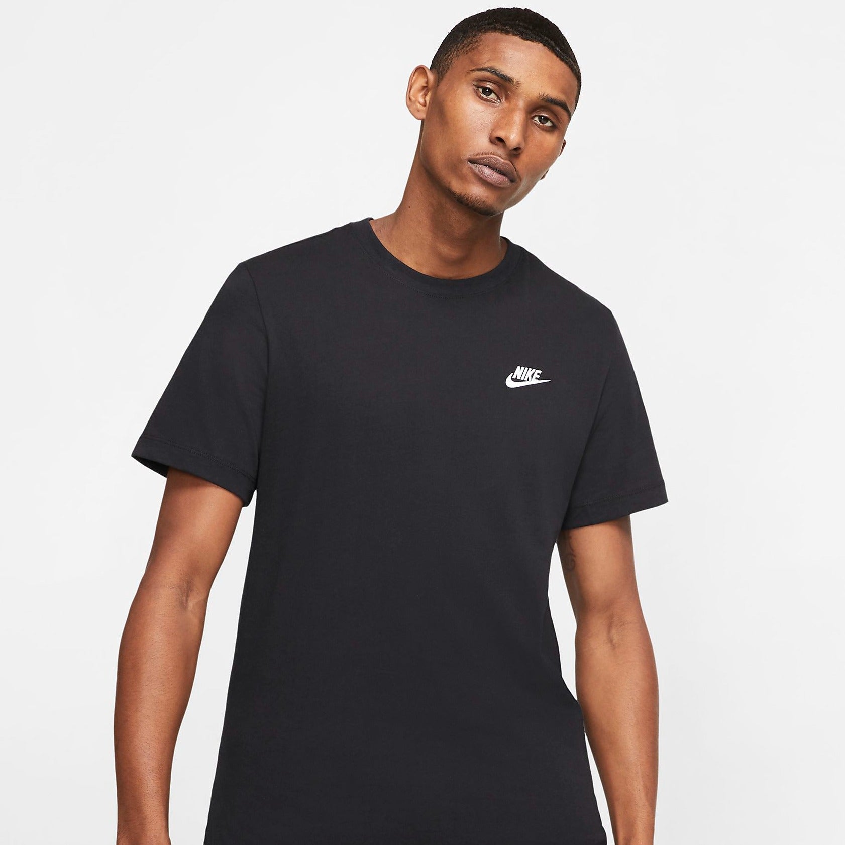 Мужская футболка Nike Essential Embroidered, черный