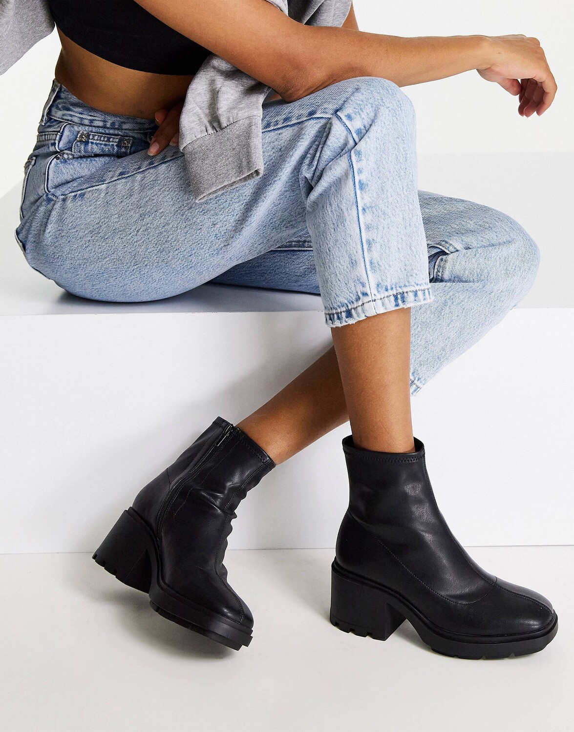 

Черные массивные носки на каблуке Topshop Baxter