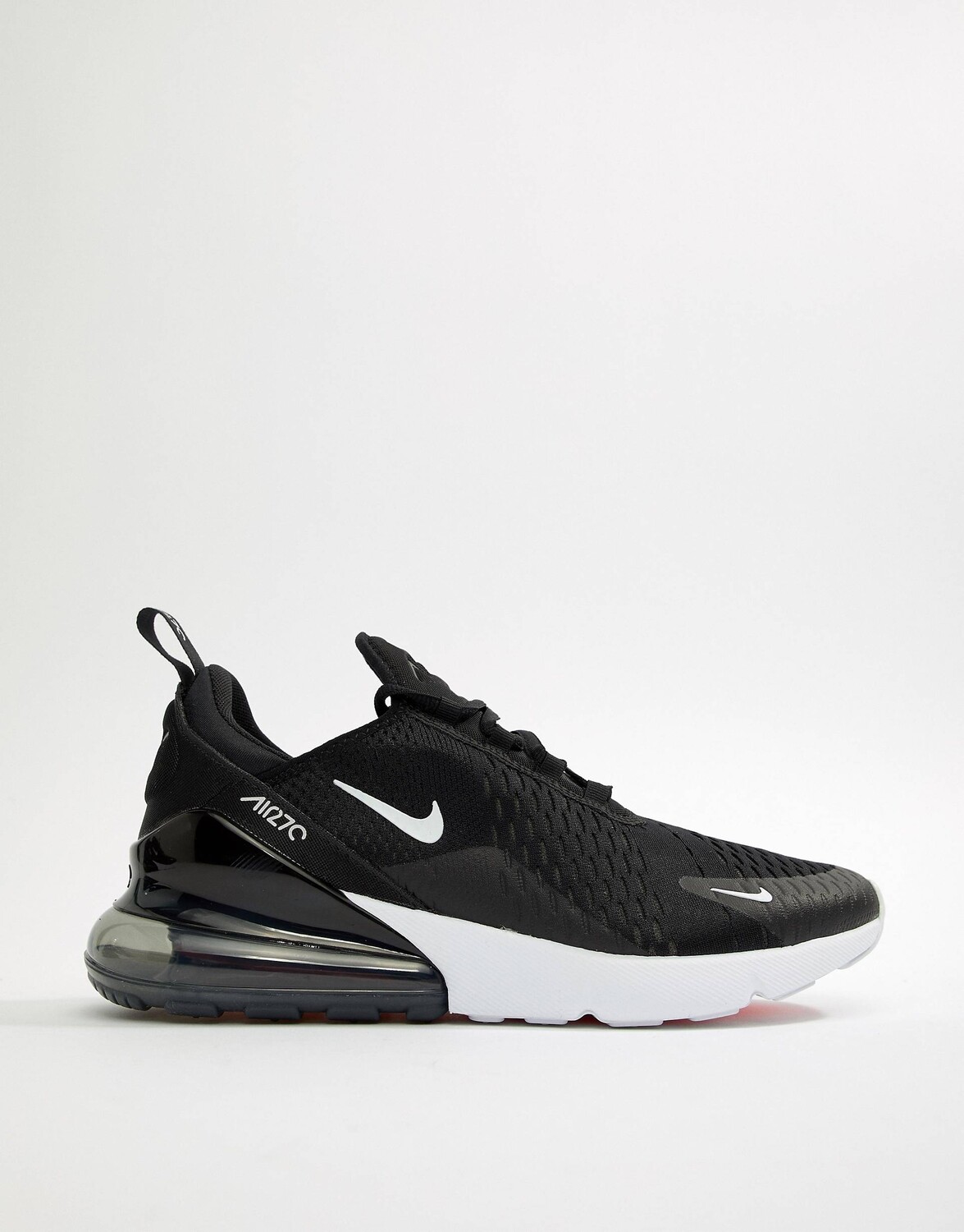 

Черные кроссовки Nike Air Max 270