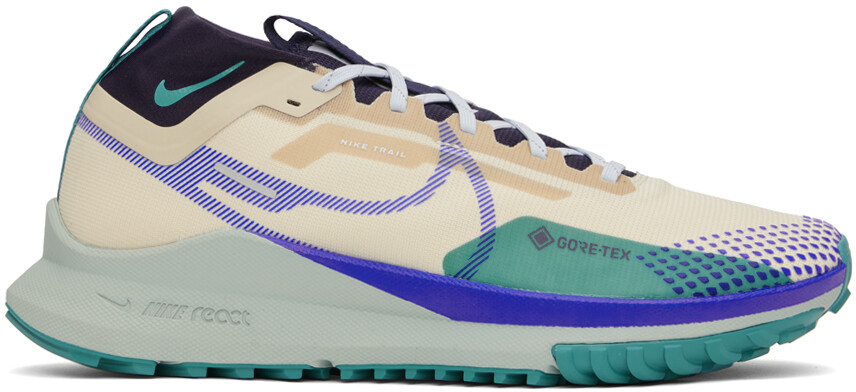 

Бежевые кроссовки Pegasus Trail 4 GTX Nike
