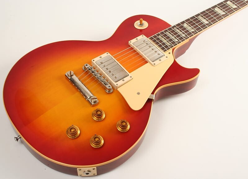 

Электрогитара Gibson Custom Shop 1958 Les Paul Standard Reissue Washed Cherry Sunburst VOS 83888
