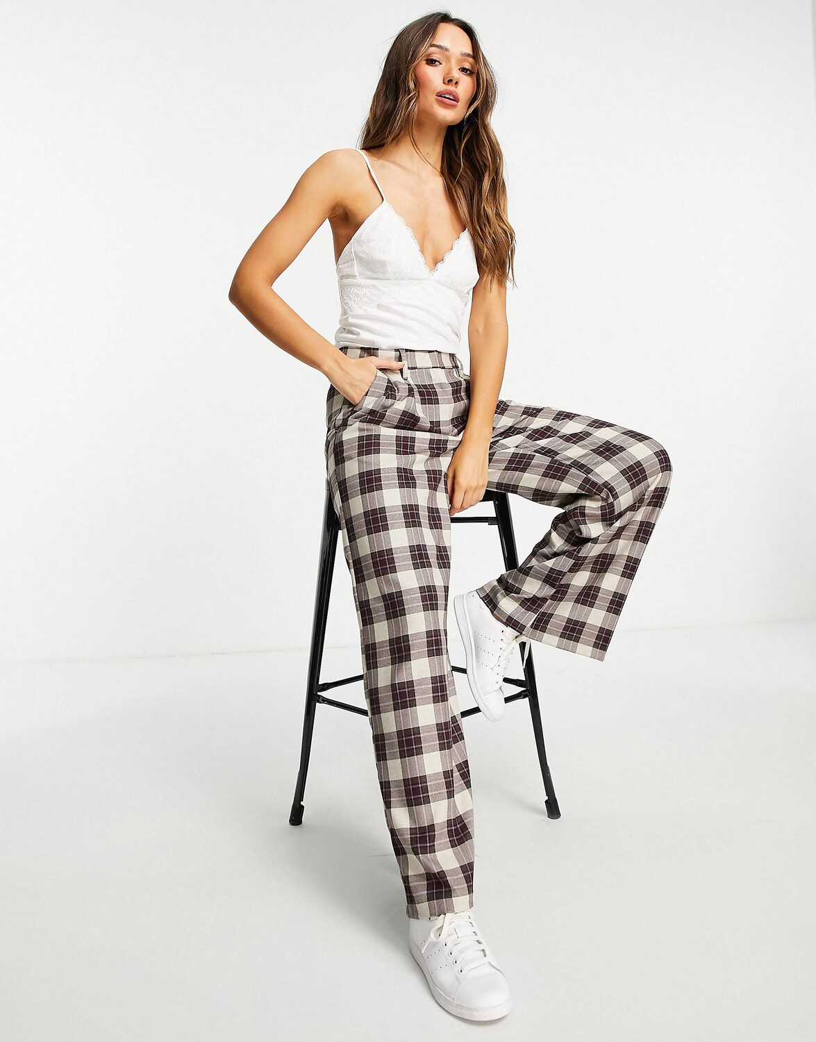 

Темно-красные брюки широкого кроя в клетку ASOS DESIGN