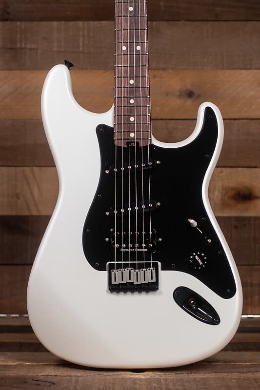 

Электрогитара Charvel Jake E Lee Signature Pro-Mod So-Cal Style 1 HSS HT RW, Rosewood FB, Pearl White