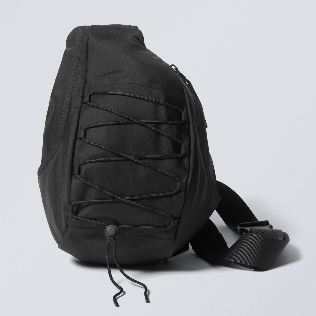 

Сумка Weekday Demi Crossbody With Lacing, черный