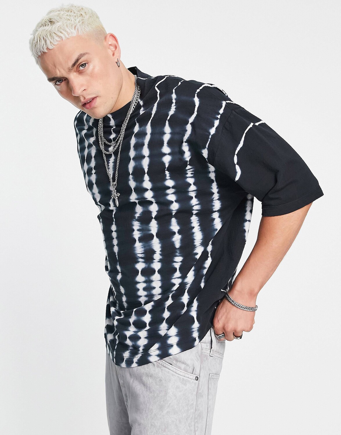 

Текстурная футболка оверсайз ASOS DESIGN с принтом тай-дай