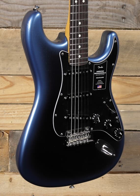 

Электрогитара Fender American Professional II Stratocaster Dark Night с футляром и грифом из палисандра