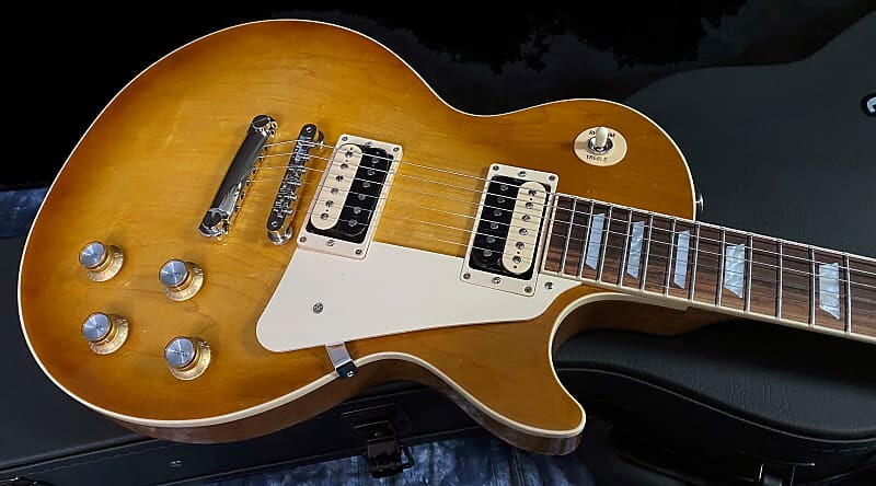 

НОВЫЙ! 2023 Gibson Les Paul Classic - Honeyburst - официальный дилер - гарантия - 9,6 фунтов